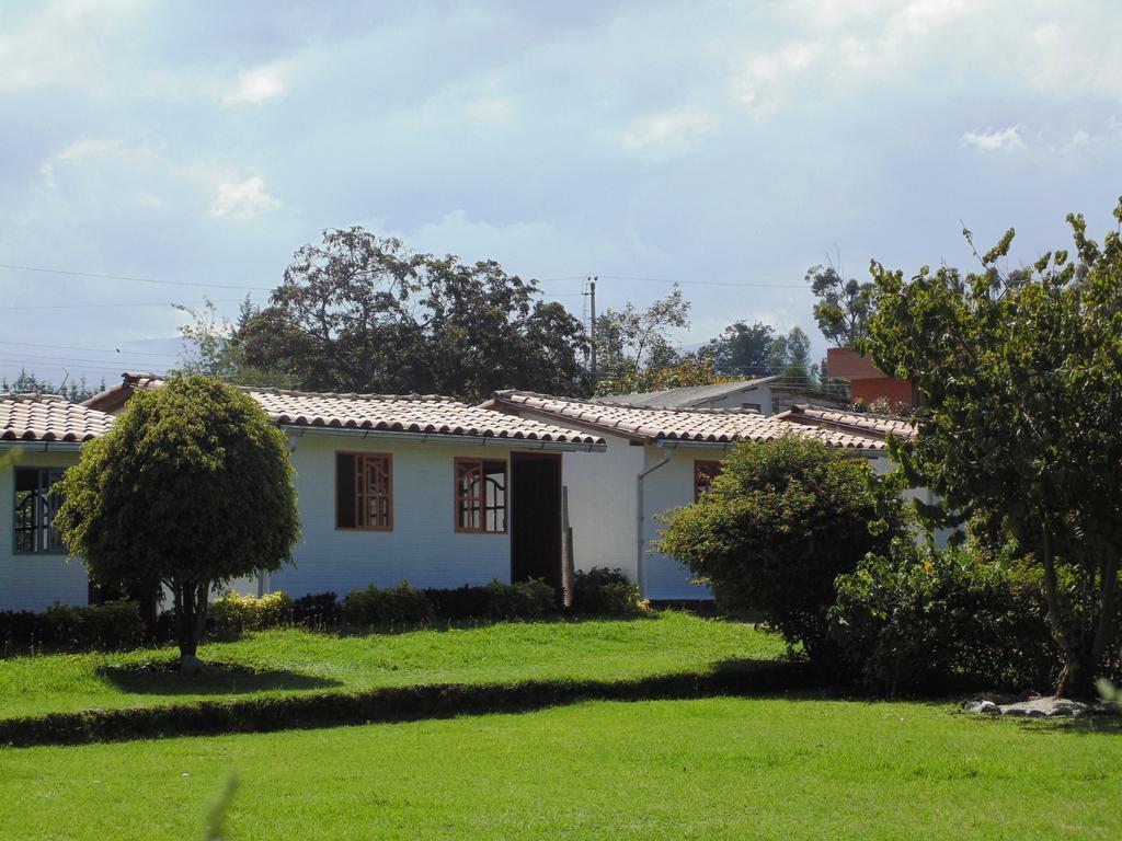 Hosteria Rosa Blanca Puembo Εξωτερικό φωτογραφία