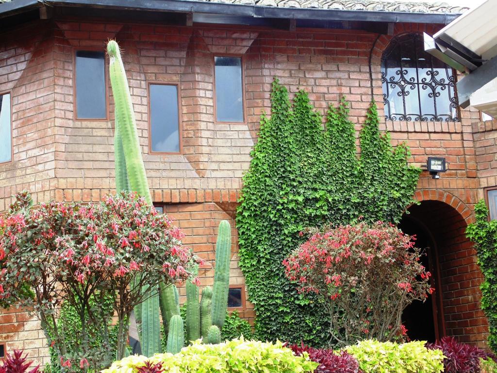 Hosteria Rosa Blanca Puembo Εξωτερικό φωτογραφία