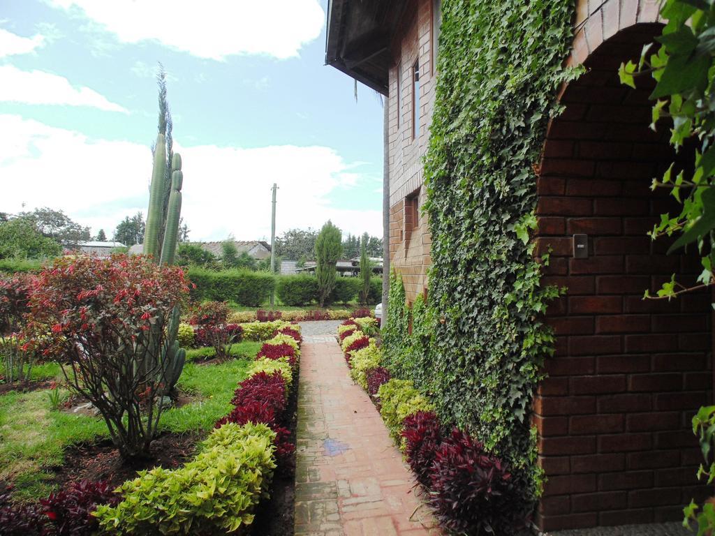 Hosteria Rosa Blanca Puembo Εξωτερικό φωτογραφία